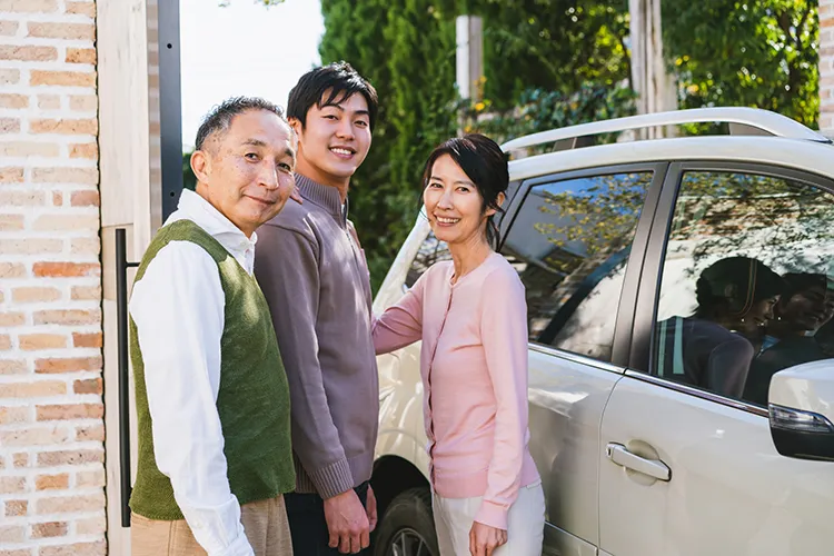 親子・夫婦間で車の名義変更をする必要はあるの？しないとどうなる？